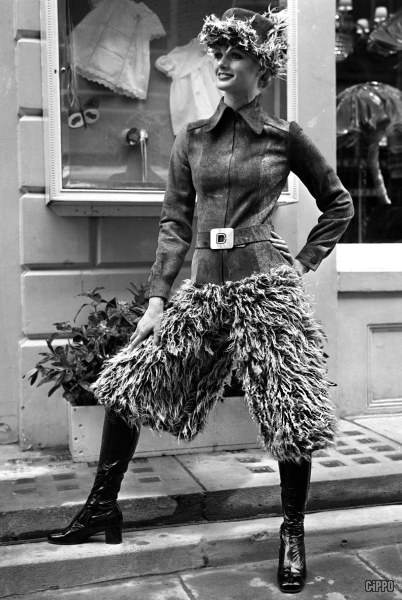 dior fashion suit 1970